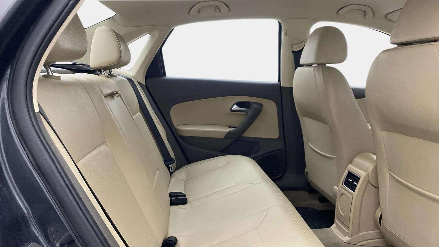 2017 Volkswagen Vento HIGHLINE PETROL AT, Petrol, Automatic, 40,115 km, Right Side Rear Door Cabin