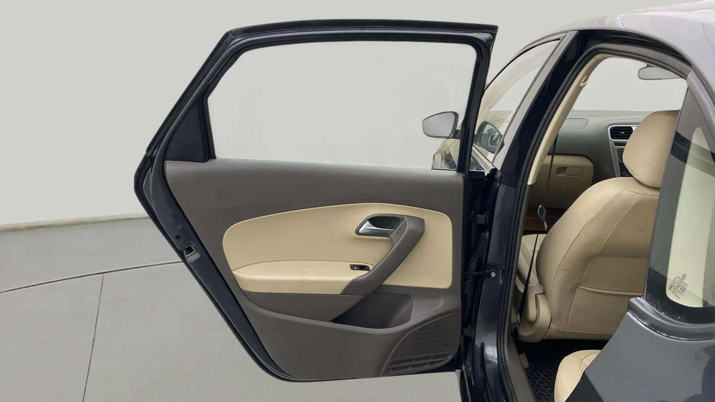 2017 Volkswagen Vento HIGHLINE PETROL AT, Petrol, Automatic, 40,115 km, LHS Rear Door