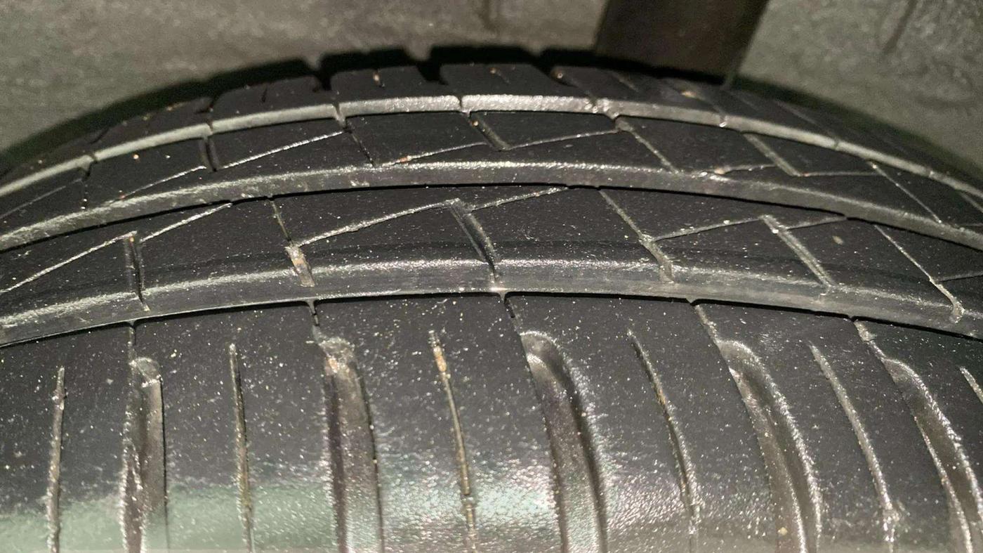 2023 Renault Kwid RXL 1.0 (O), CNG, Manual, 24,918 km, Left Rear Tyre Tread
