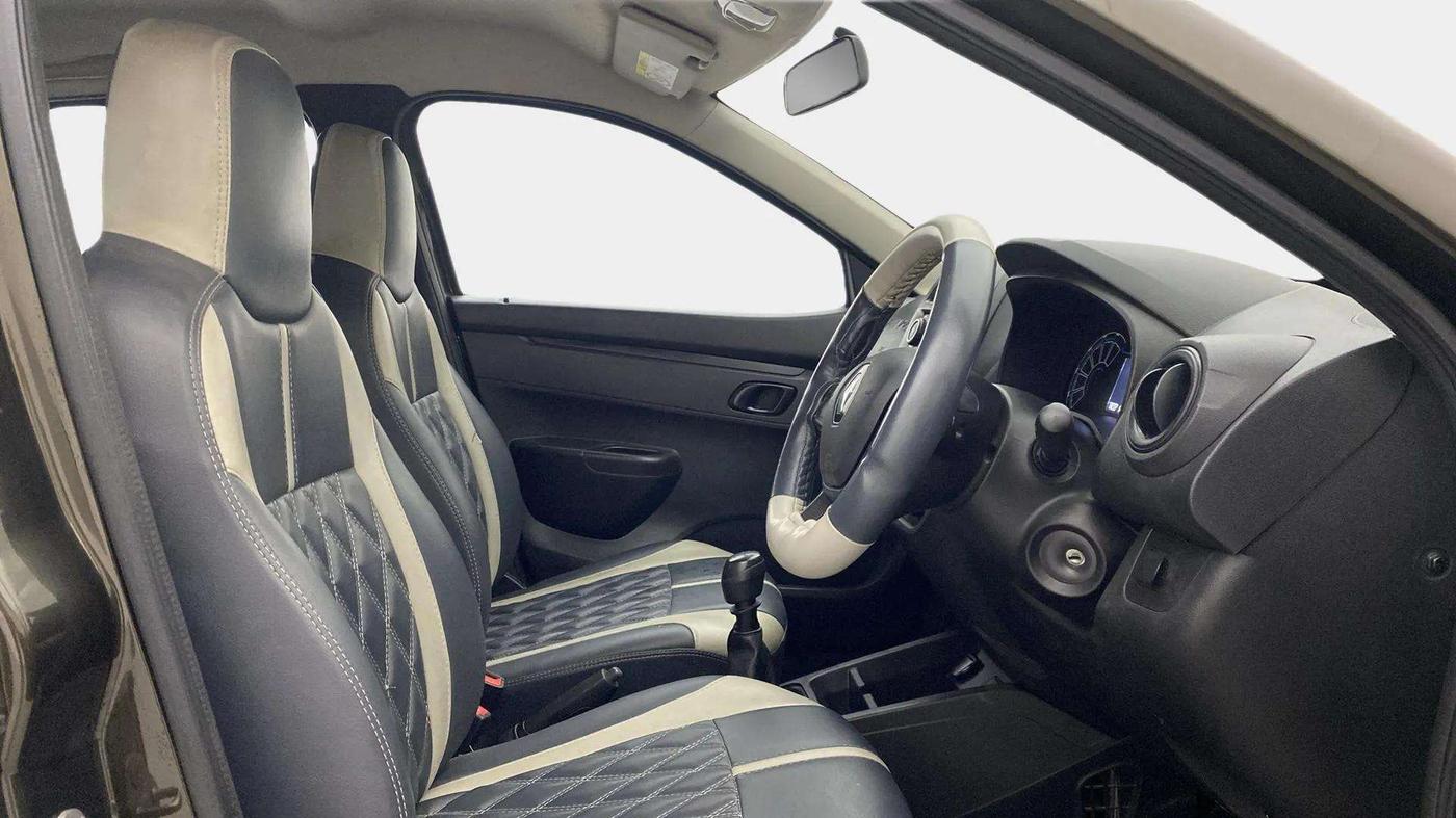 2023 Renault Kwid RXL 1.0 (O), CNG, Manual, 24,918 km, Right Side Front Door Cabin