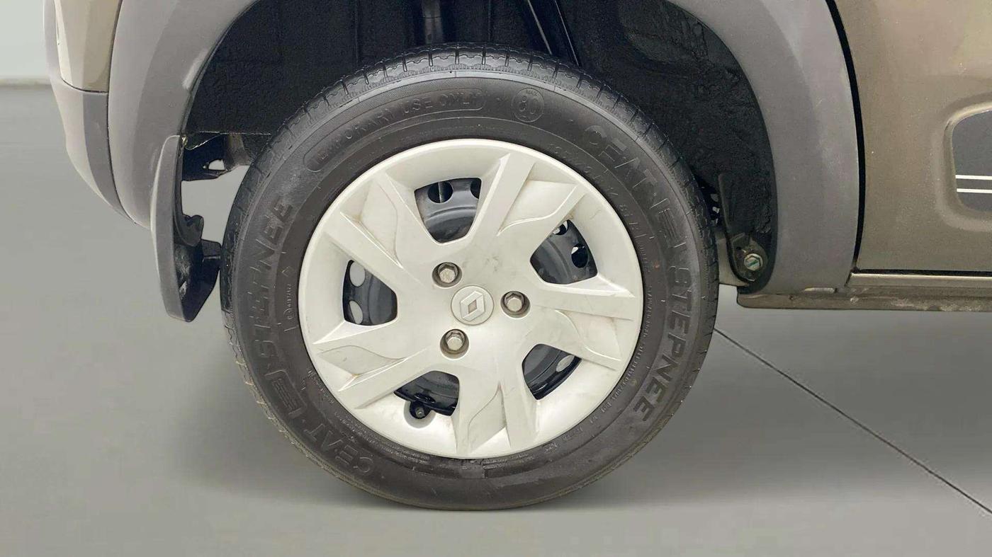 2023 Renault Kwid RXL 1.0 (O), CNG, Manual, 24,918 km, Right Rear Wheel