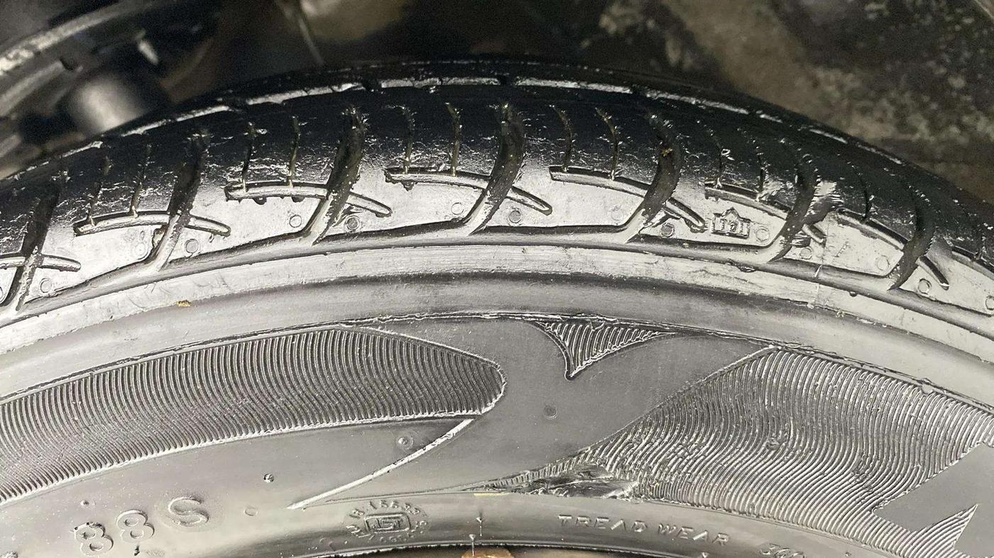 2018 Maruti Baleno DELTA PETROL 1.2, Petrol, Manual, 29,445 km, Left Front Tyre Tread