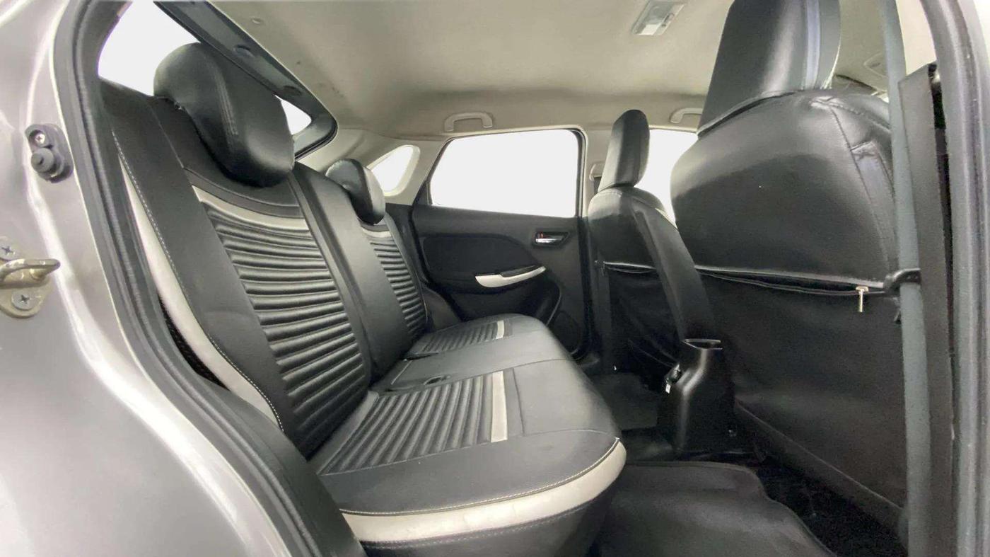 2018 Maruti Baleno DELTA PETROL 1.2, Petrol, Manual, 29,445 km, Right Side Rear Door Cabin