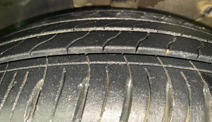 2020 KIA SONET GTX PLUS 1.5 AT, Diesel, Automatic, 56,820 km, Left Front Tyre Tread