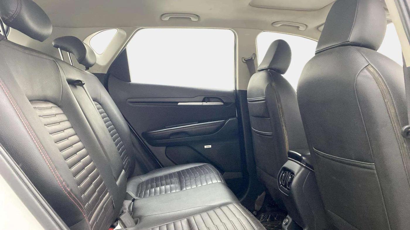 2020 KIA SONET GTX PLUS 1.5 AT, Diesel, Automatic, 56,820 km, Right Side Rear Door Cabin
