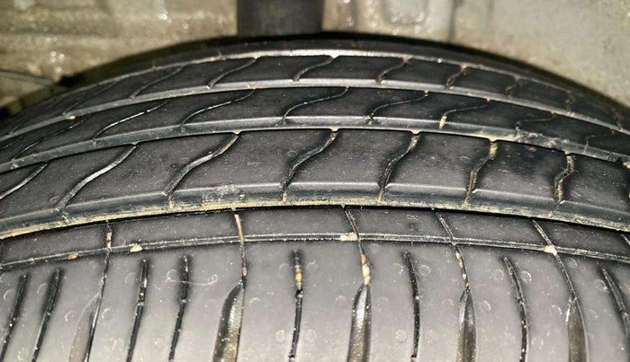 2020 KIA SONET GTX PLUS 1.5 AT, Diesel, Automatic, 56,820 km, Right Rear Tyre Tread