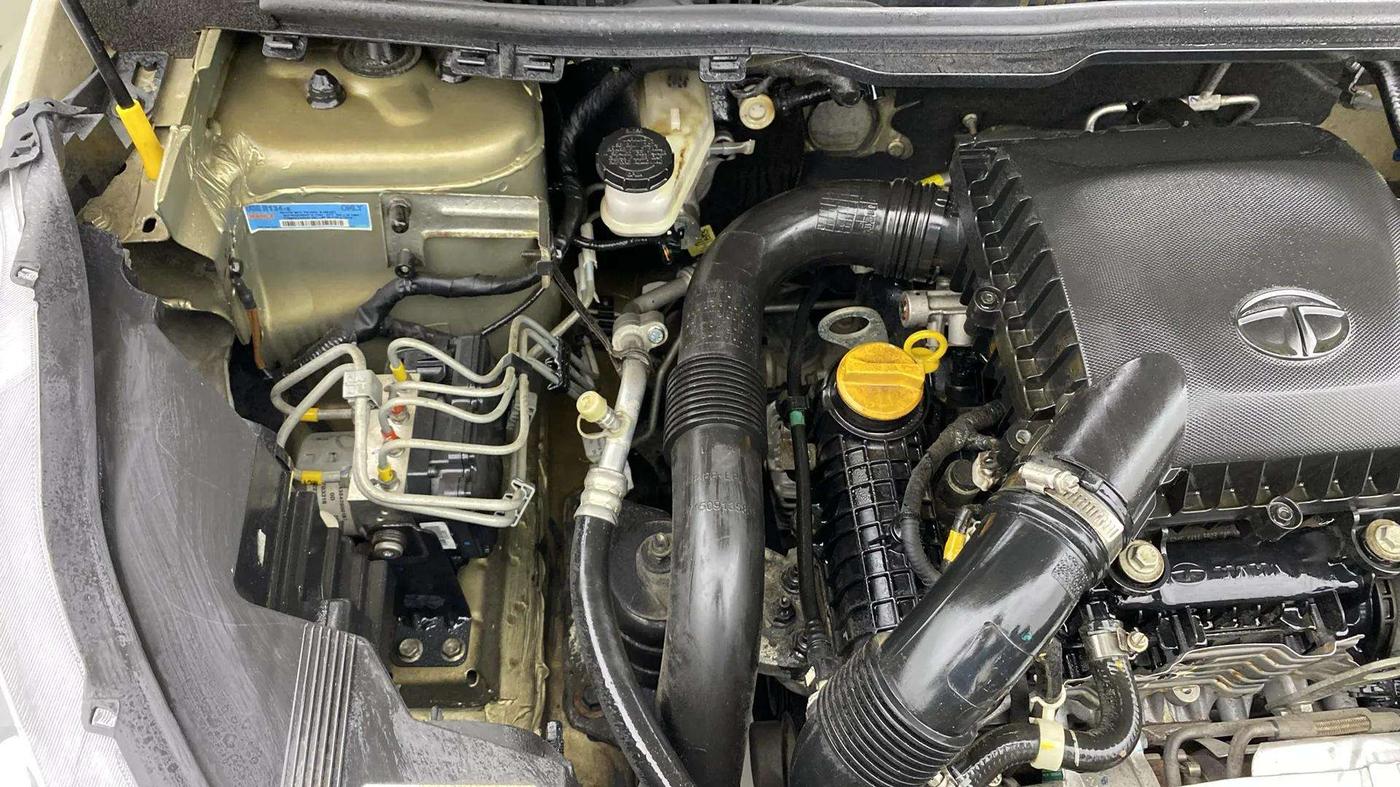 2022 Tata NEXON XZA PLUS (PREMIUM) KAZIRANGA PETROL, Petrol, Automatic, 24,250 km, Engine View - Right