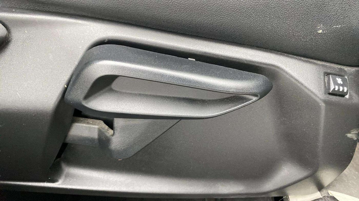 2022 Tata NEXON XZA PLUS (PREMIUM) KAZIRANGA PETROL, Petrol, Automatic, 24,250 km, Driver Side Adjustment Panel