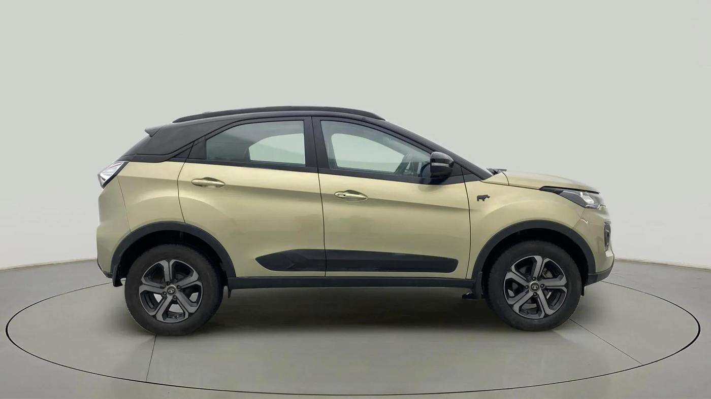 2022 Tata NEXON XZA PLUS (PREMIUM) KAZIRANGA PETROL, Petrol, Automatic, 24,250 km, Right Side View