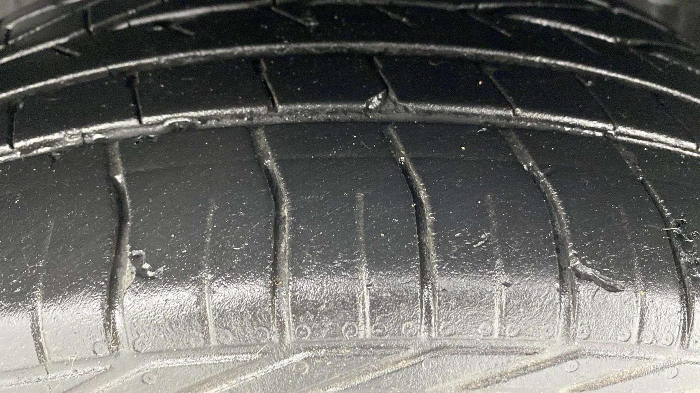 2022 Tata NEXON XZA PLUS (PREMIUM) KAZIRANGA PETROL, Petrol, Automatic, 24,250 km, Left Front Tyre Tread