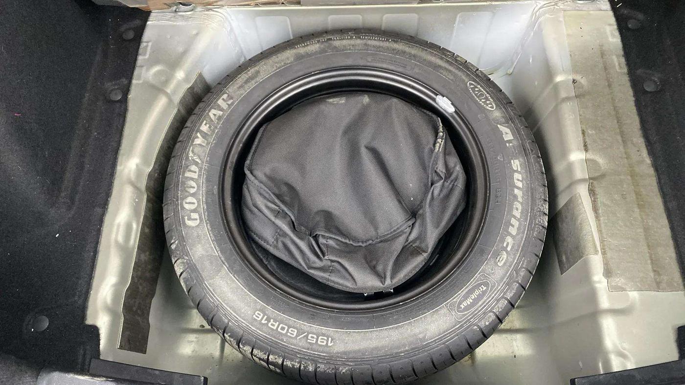 2022 Tata NEXON XZA PLUS (PREMIUM) KAZIRANGA PETROL, Petrol, Automatic, 24,250 km, Spare Tyre