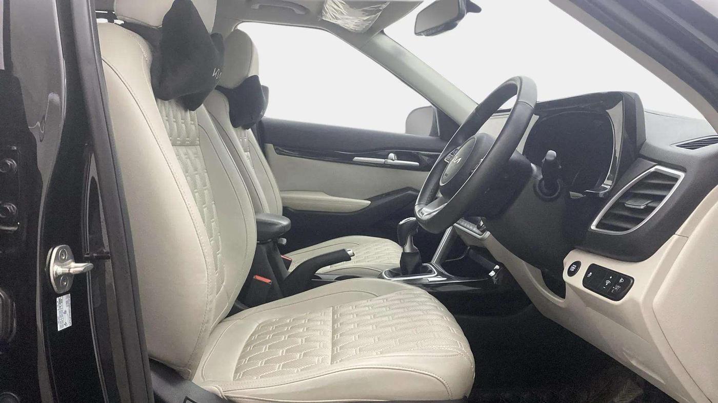 2021 KIA SELTOS HTX 1.5 PETROL, Petrol, Manual, 37,452 km, Right Side Front Door Cabin