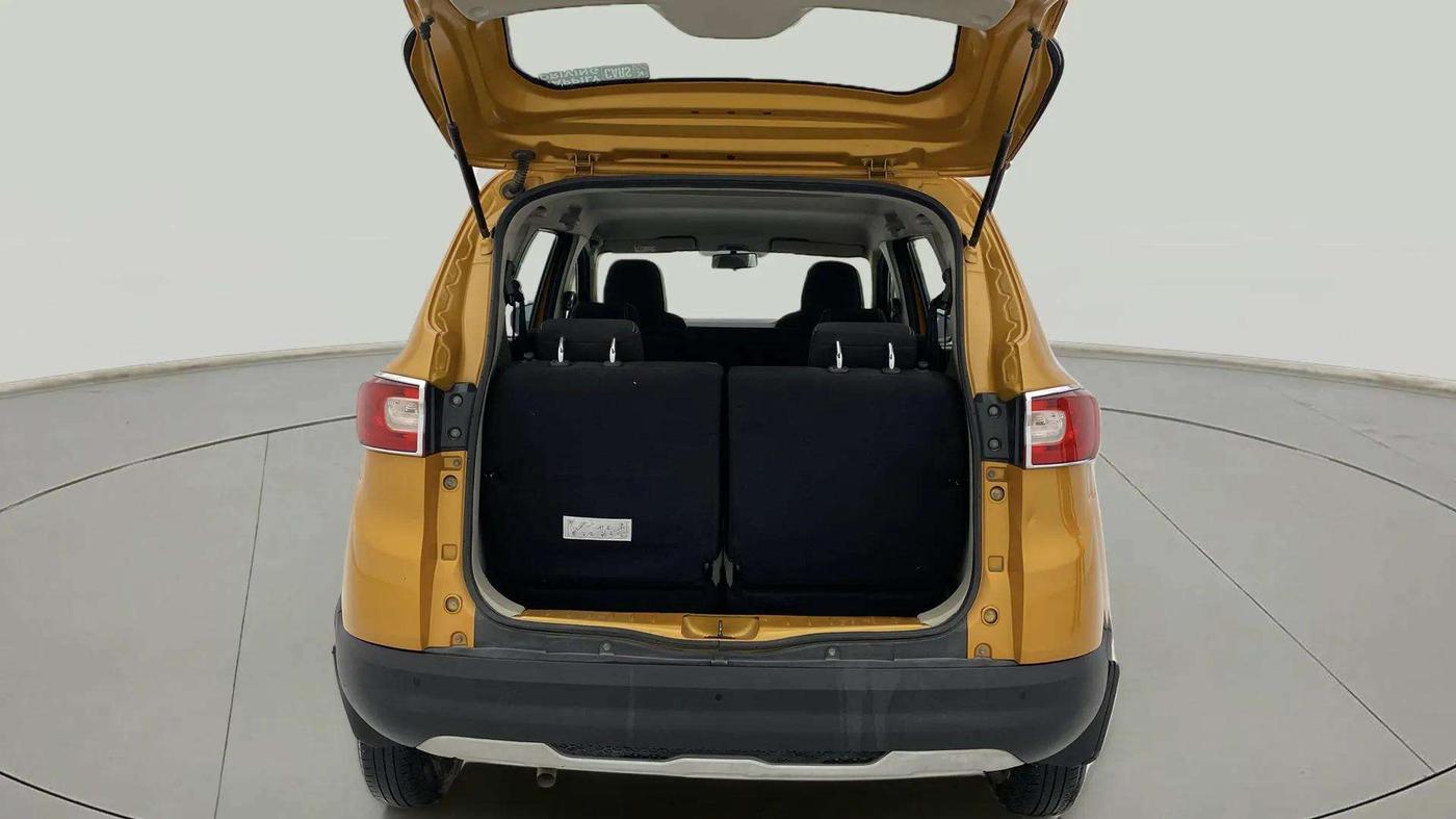 2022 Renault TRIBER RXT, Petrol, Manual, 59,053 km, Boot Inside