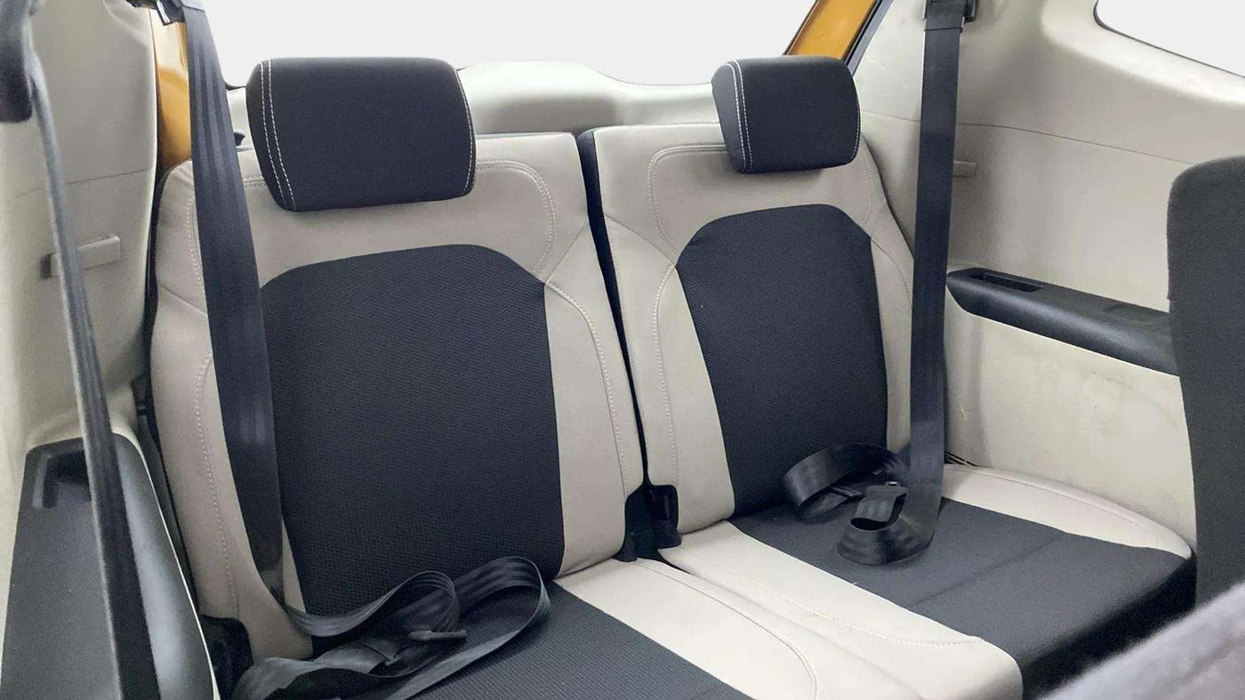 2022 Renault TRIBER RXT, Petrol, Manual, 59,053 km, Third Seat Row ( optional )