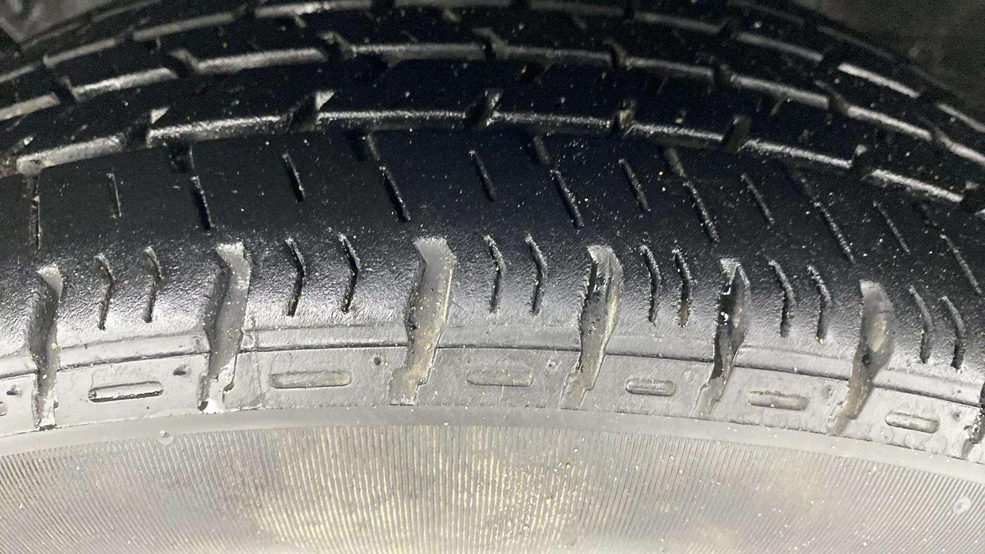 2016 Hyundai Grand i10 ASTA (O) AT 1.2 KAPPA VTVT, Petrol, Automatic, 43,972 km, Left Front Tyre Tread