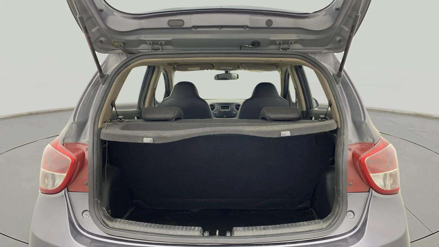 2016 Hyundai Grand i10 ASTA (O) AT 1.2 KAPPA VTVT, Petrol, Automatic, 43,972 km, Boot Inside