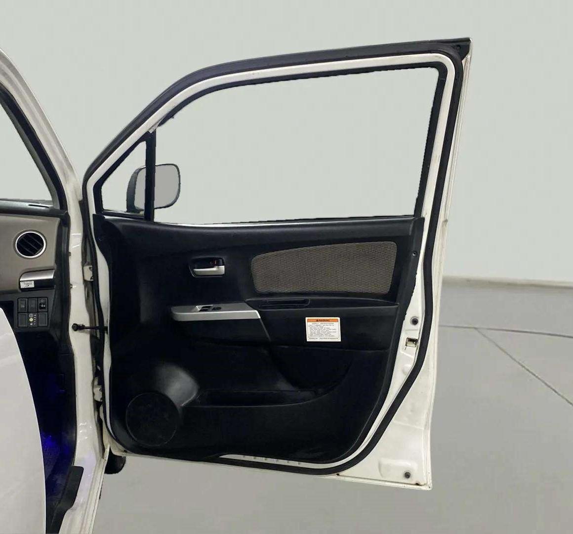 2015 Maruti Wagon R 1.0 LXI CNG, CNG, Manual, 92,961 km, RHS Front Door