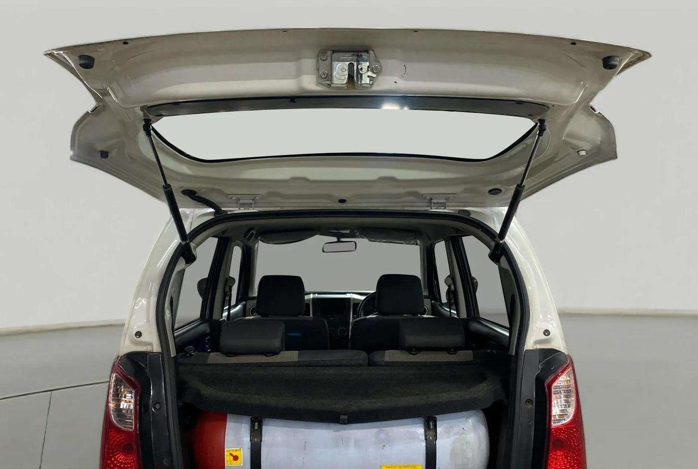 2015 Maruti Wagon R 1.0 LXI CNG, CNG, Manual, 92,961 km, Boot Door Open