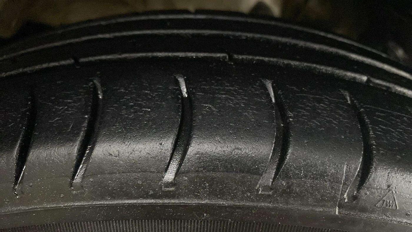 2015 Maruti Wagon R 1.0 LXI CNG, CNG, Manual, 92,961 km, Left Rear Tyre Tread