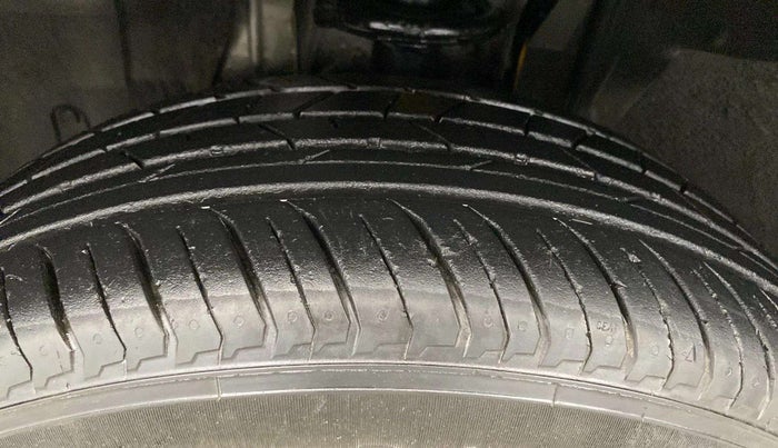 2022 Nissan MAGNITE XE, Petrol, Manual, 11,987 km, Left Front Tyre Tread