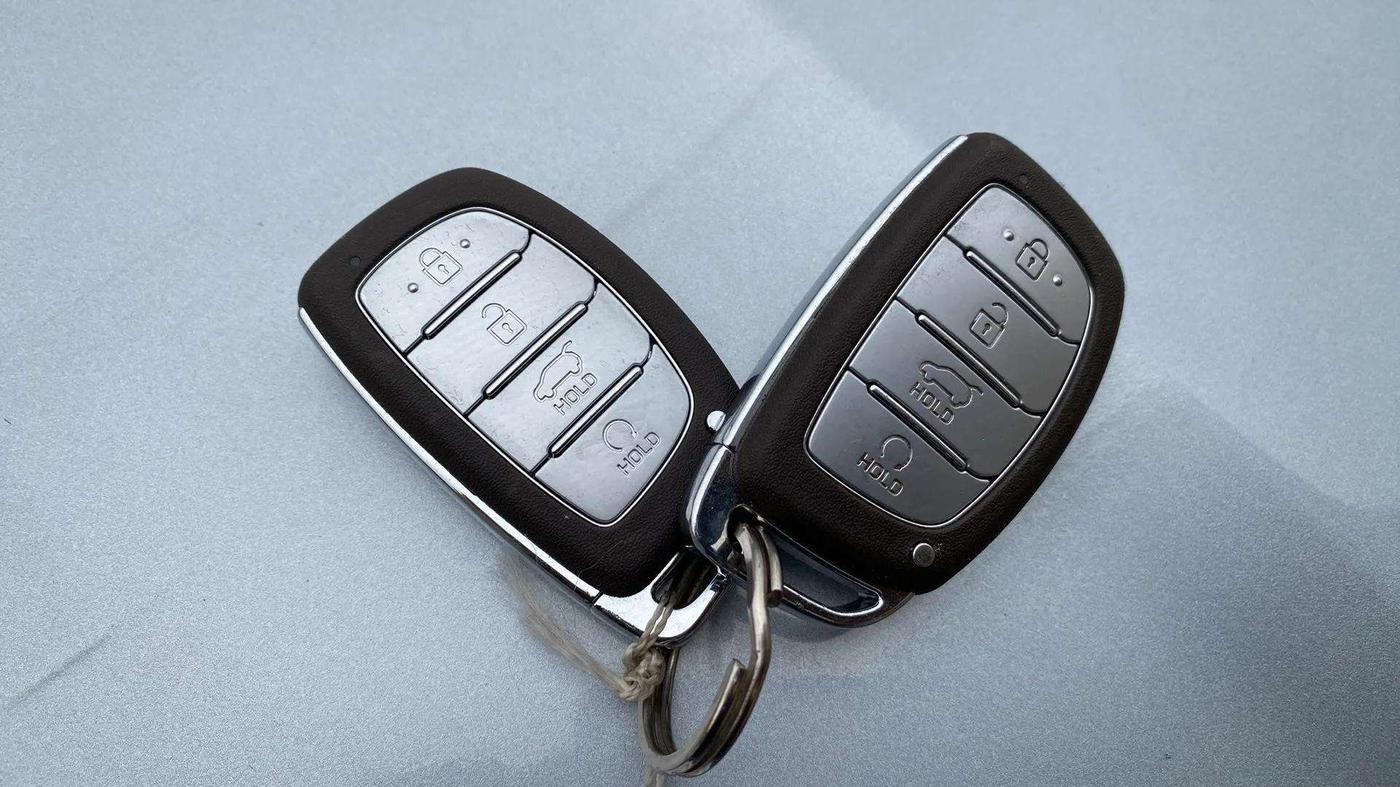 2023 Hyundai VENUE SX (O) 1.0 TURBO DCT, Petrol, Automatic, 47,541 km, Key Close Up
