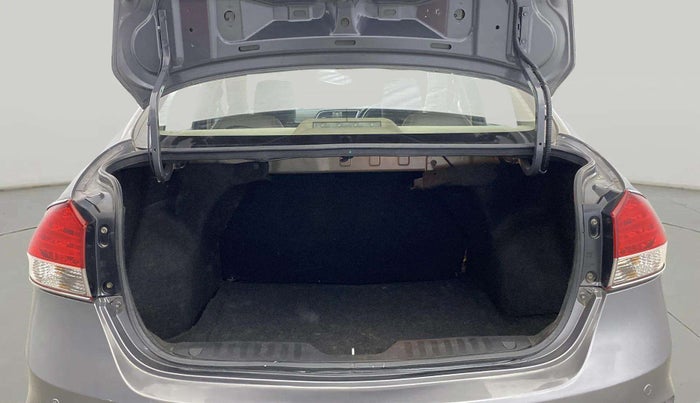 2015 Maruti Ciaz VXI+, Petrol, Manual, 99,434 km, Boot Inside