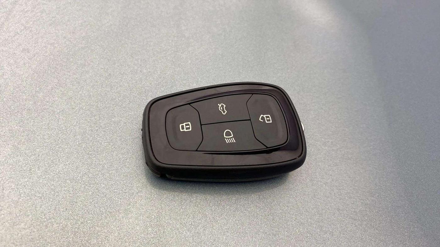 2023 Tata PUNCH ACCOMPLISHED AMT, Petrol, Automatic, 8,394 km, Key Close Up