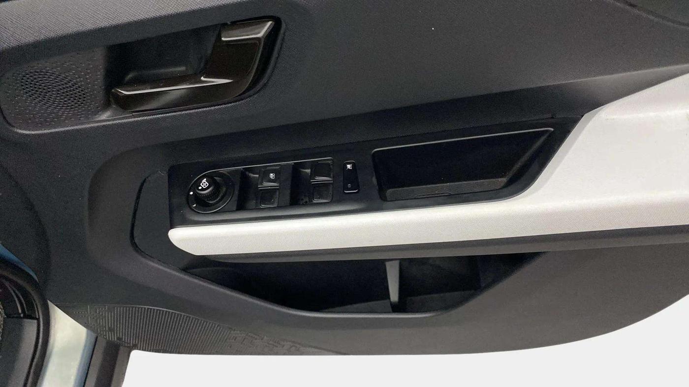 2023 Tata PUNCH ACCOMPLISHED AMT, Petrol, Automatic, 8,394 km, Driver Side Door Panels Control