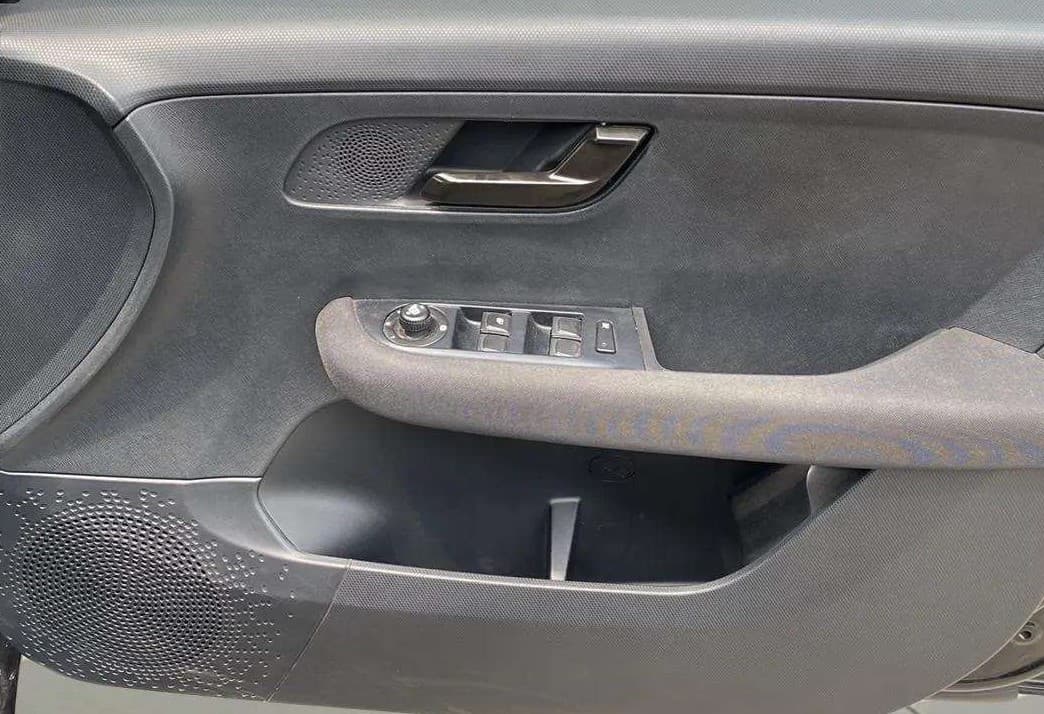 2023 Tata ALTROZ XZ Plus (S) Dark Edition, Petrol, Manual, 5,018 km, Driver Side Door Panels Control