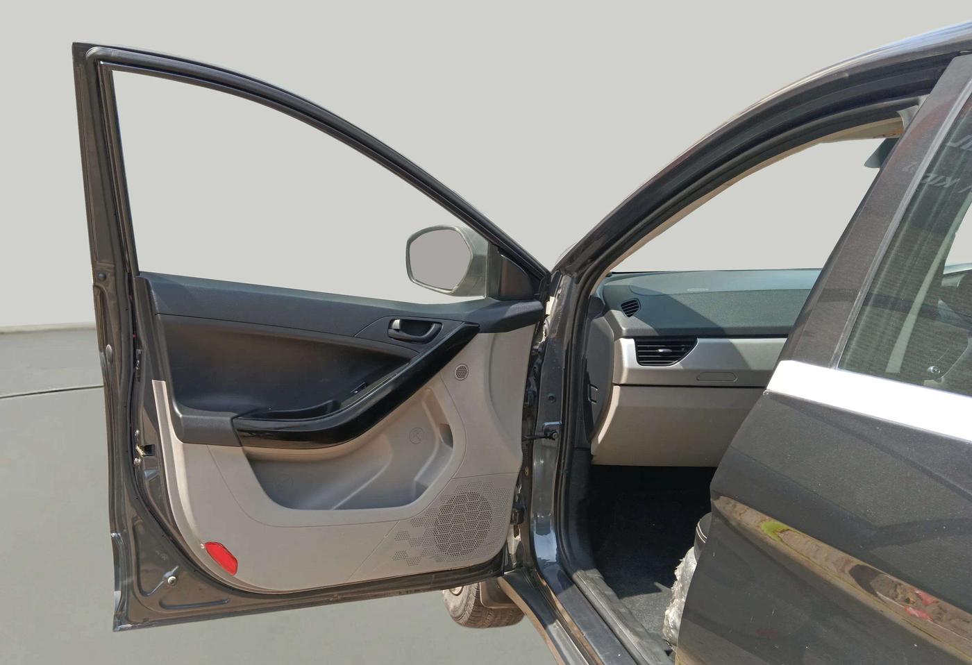 2018 Tata NEXON XM DIESEL, Diesel, Manual, 48,097 km, LHS Front Door
