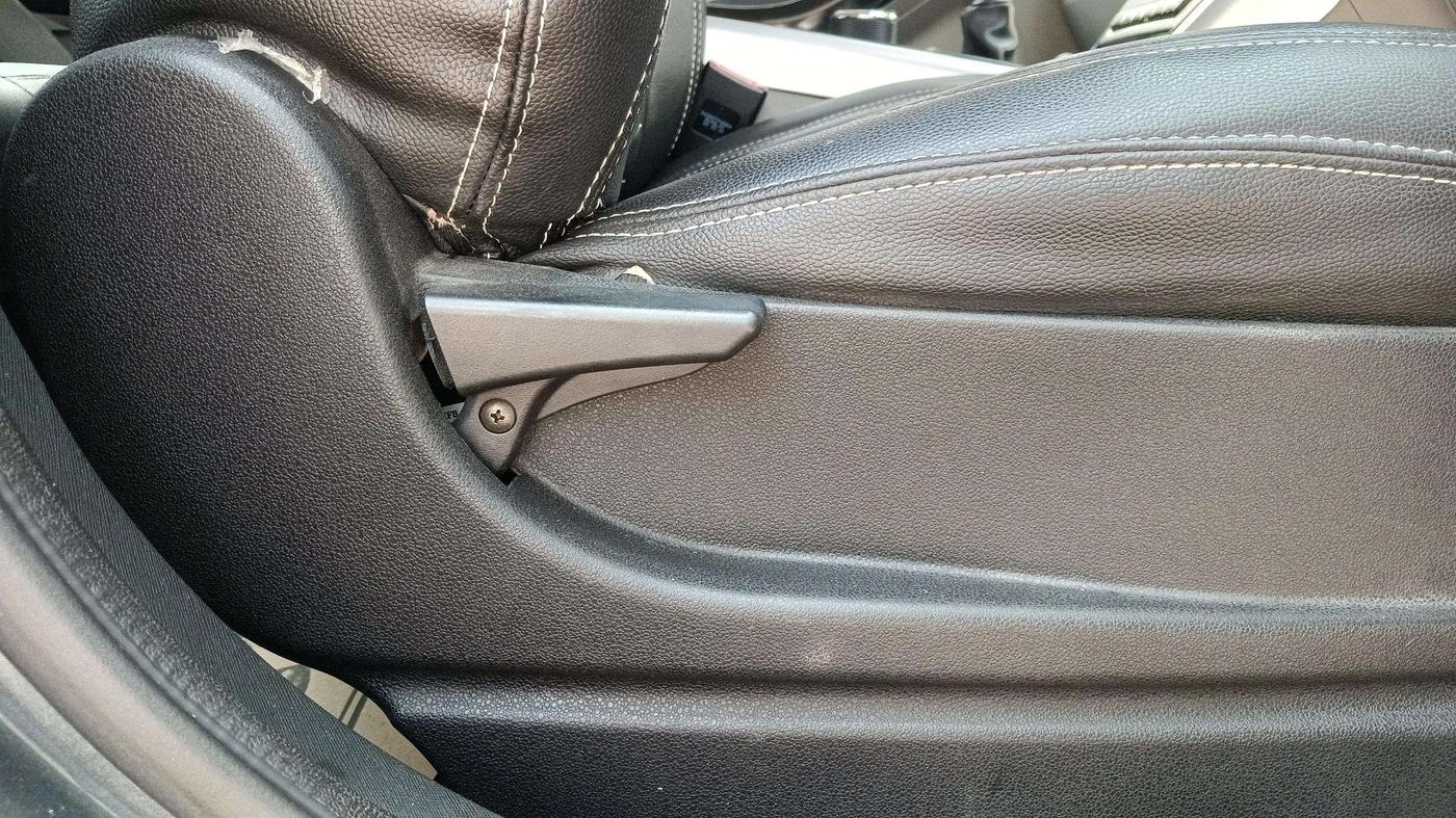 2018 Tata NEXON XM DIESEL, Diesel, Manual, 48,097 km, Driver Side Adjustment Panel