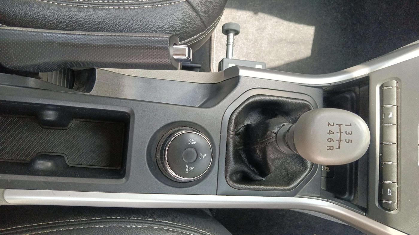 2018 Tata NEXON XM DIESEL, Diesel, Manual, 48,097 km, Gear Lever