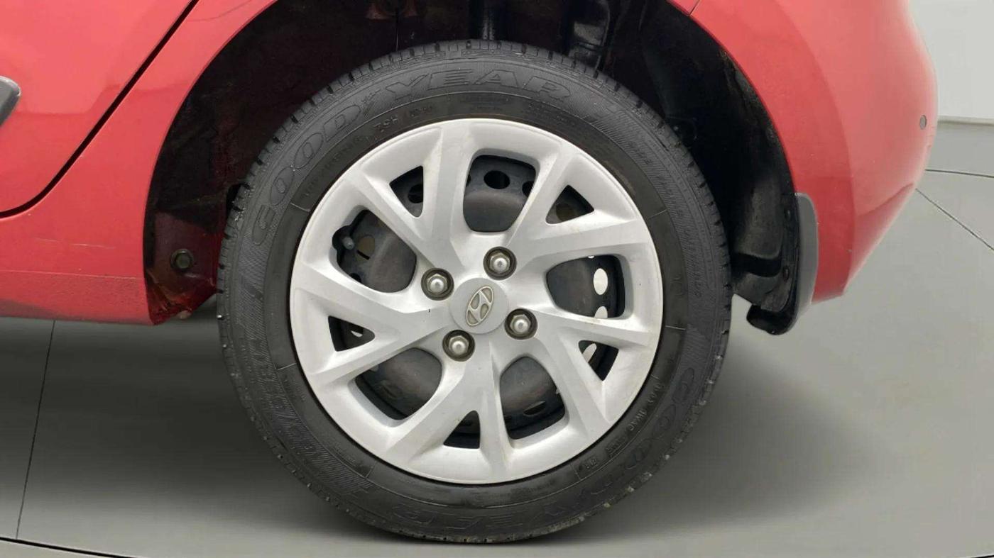 2018 Hyundai Grand i10 SPORTZ 1.2 KAPPA VTVT, Petrol, Manual, 64,159 km, Left Rear Wheel