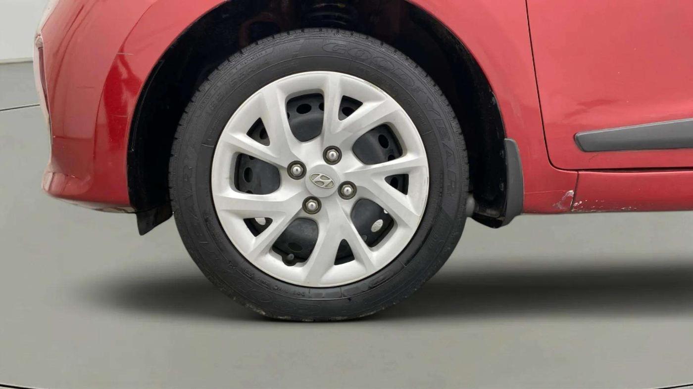 2018 Hyundai Grand i10 SPORTZ 1.2 KAPPA VTVT, Petrol, Manual, 64,159 km, Left Front Wheel