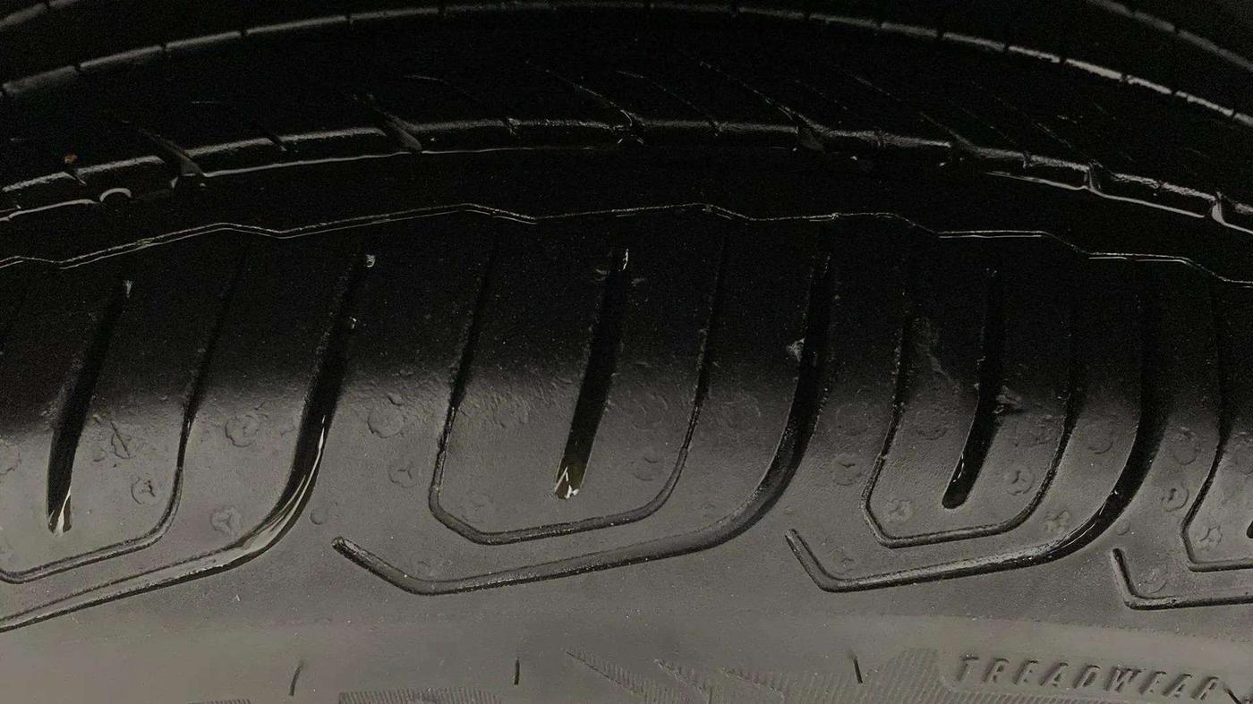 2021 Volkswagen TAIGUN GT PLUS 1.5 TSI DSG, Petrol, Automatic, 13,578 km, Right Rear Tyre Tread