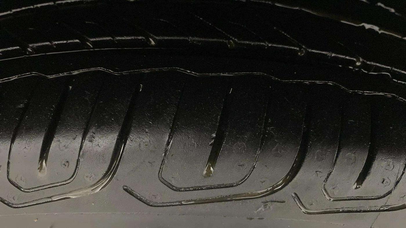 2021 Volkswagen TAIGUN GT PLUS 1.5 TSI DSG, Petrol, Automatic, 13,578 km, Right Front Tyre Tread