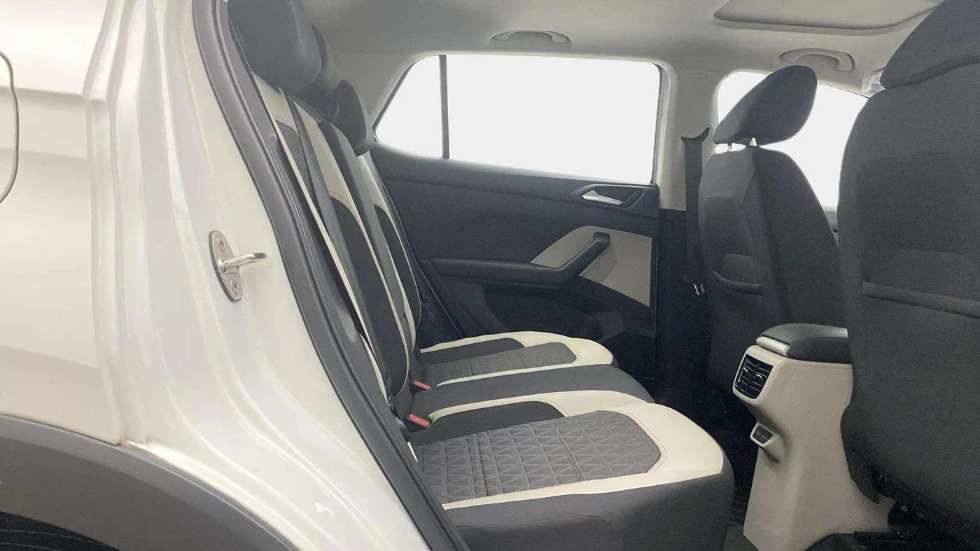 2021 Volkswagen TAIGUN GT PLUS 1.5 TSI DSG, Petrol, Automatic, 13,578 km, Right Side Rear Door Cabin