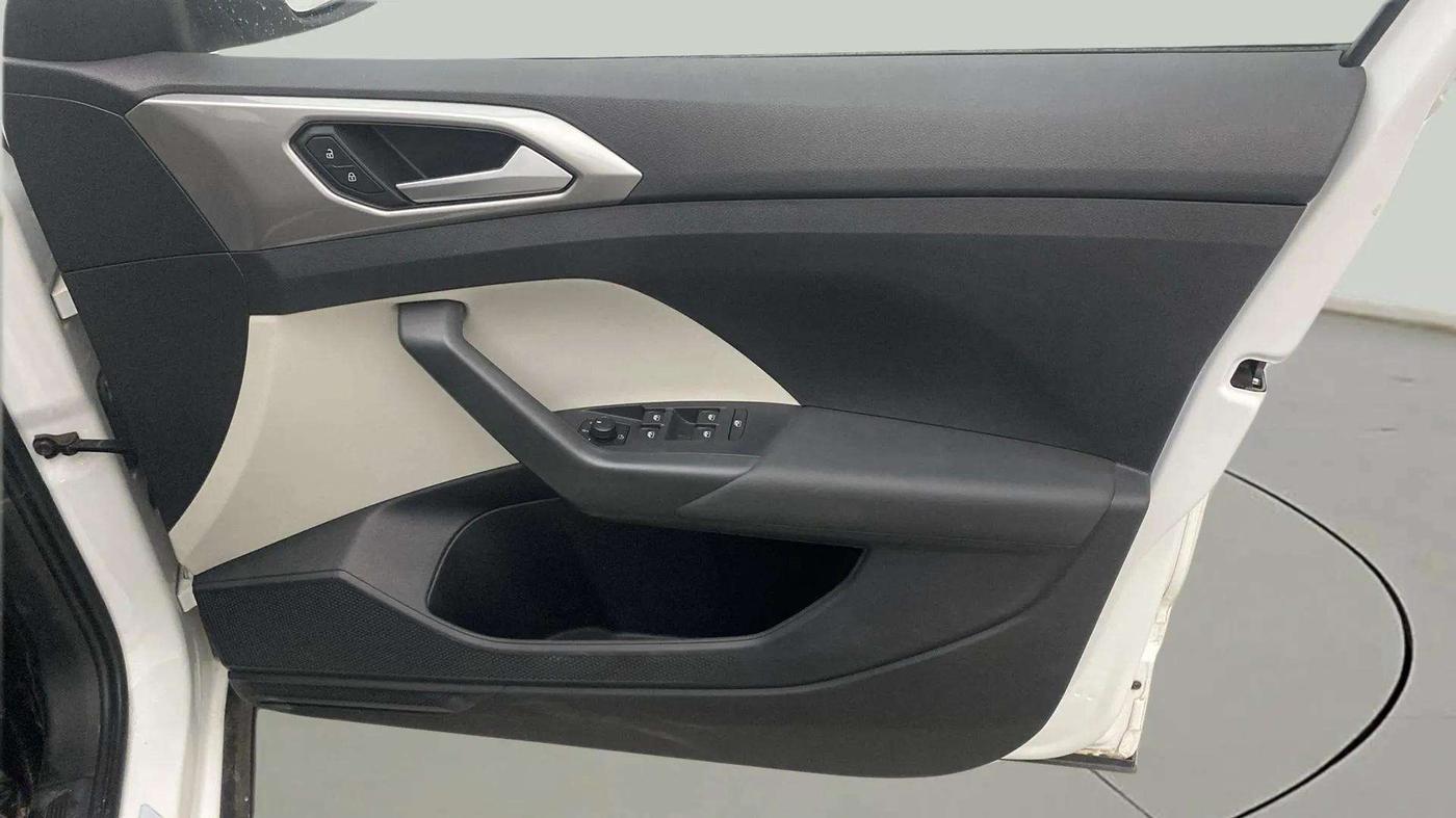 2021 Volkswagen TAIGUN GT PLUS 1.5 TSI DSG, Petrol, Automatic, 13,578 km, Driver Side Door Panels Control