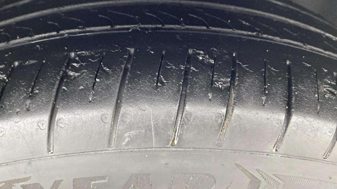 2023 Tata ALTROZ XZ DIESEL, Diesel, Manual, 36,672 km, Right Front Tyre Tread