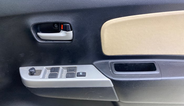 2013 Maruti Wagon R 1.0 VXI, Petrol, Manual, 39,196 km, Driver Side Door Panels Control