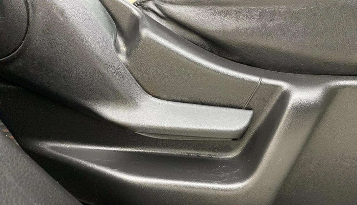 2022 Maruti New Wagon-R LXI CNG 1.0, CNG, Manual, 76,291 km, Driver Side Adjustment Panel