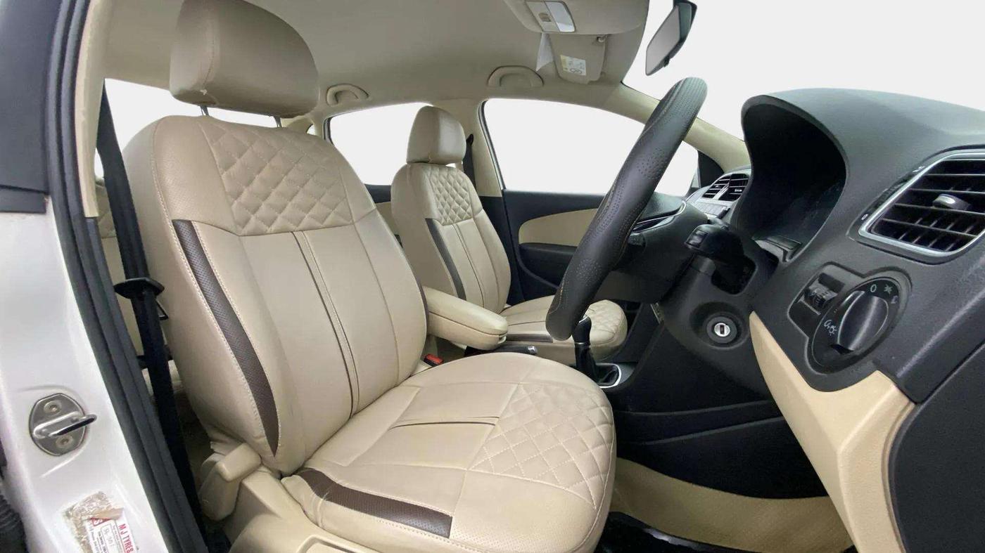 2017 Volkswagen Ameo COMFORTLINE 1.2L, Petrol, Manual, 59,202 km, Right Side Front Door Cabin