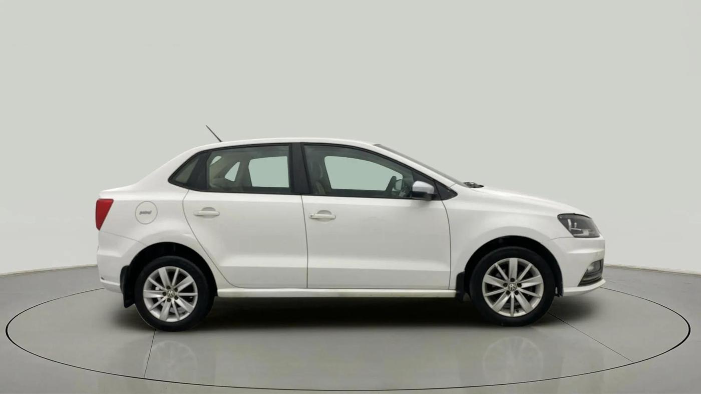 2017 Volkswagen Ameo COMFORTLINE 1.2L, Petrol, Manual, 59,202 km, Right Side View