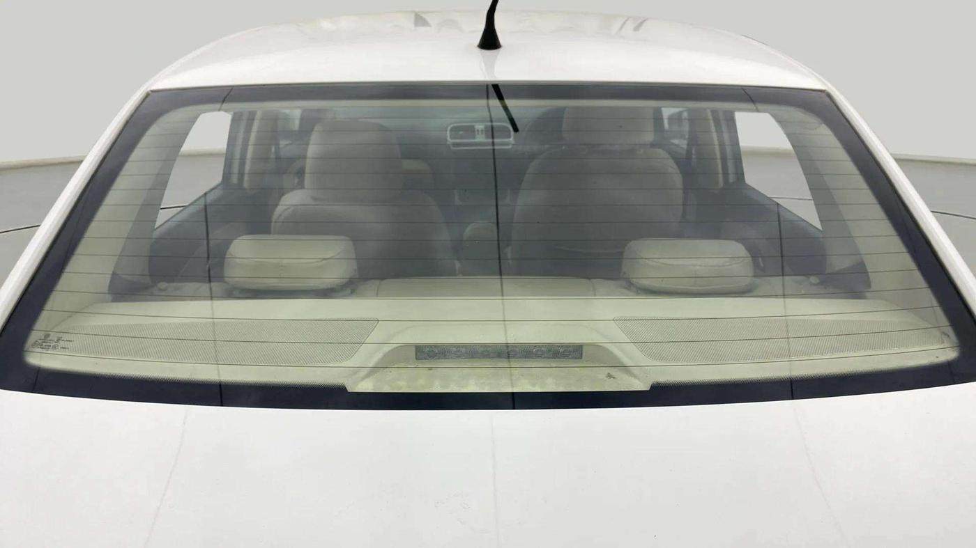 2017 Volkswagen Ameo COMFORTLINE 1.2L, Petrol, Manual, 59,202 km, Rear Windshield