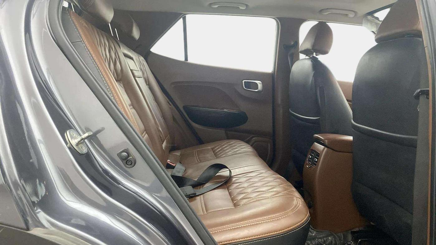 2021 Hyundai VENUE SX 1.0 (O) TURBO, Petrol, Manual, 24,329 km, Right Side Rear Door Cabin