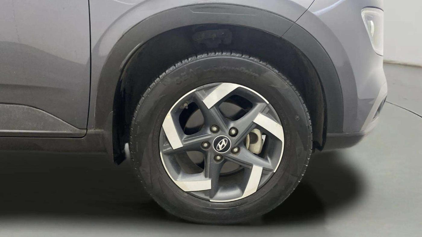 2021 Hyundai VENUE SX 1.0 (O) TURBO, Petrol, Manual, 24,329 km, Right Front Wheel