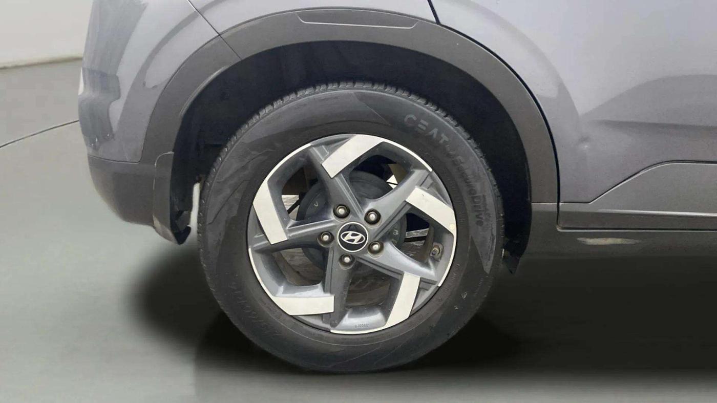 2021 Hyundai VENUE SX 1.0 (O) TURBO, Petrol, Manual, 24,329 km, Right Rear Wheel