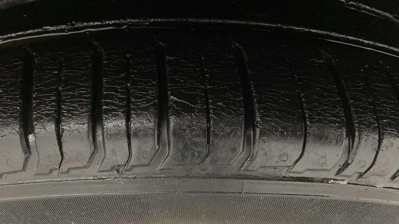 2021 Hyundai VENUE SX 1.0 (O) TURBO, Petrol, Manual, 24,329 km, Right Front Tyre Tread