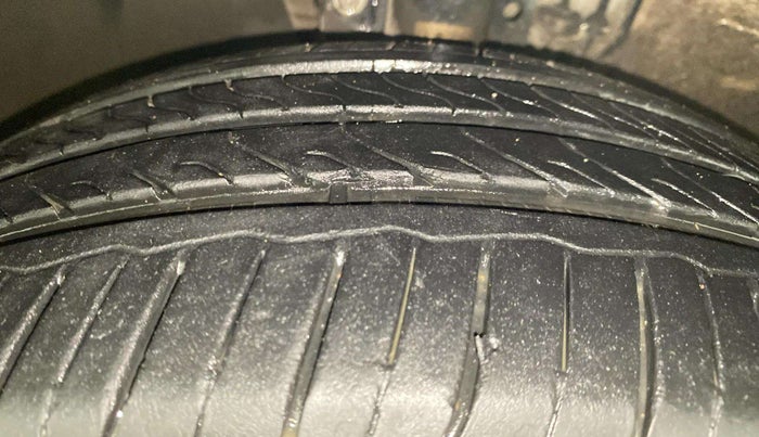 2016 Volkswagen Polo GT TSI AT, Petrol, Automatic, 42,950 km, Left Front Tyre Tread