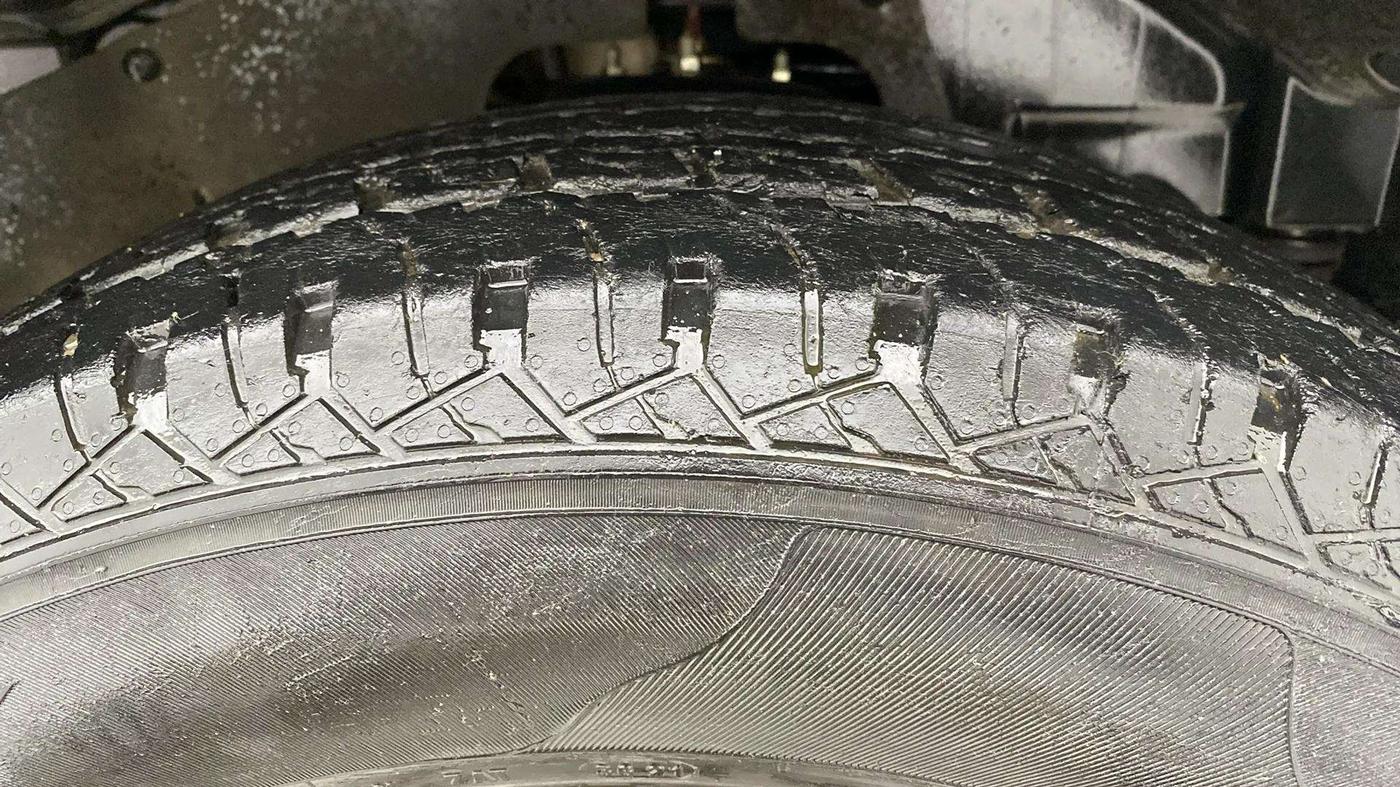 2021 Mahindra Thar LX PETROL HT 4WD AT, Petrol, Automatic, 48,849 km, Right Front Tyre Tread